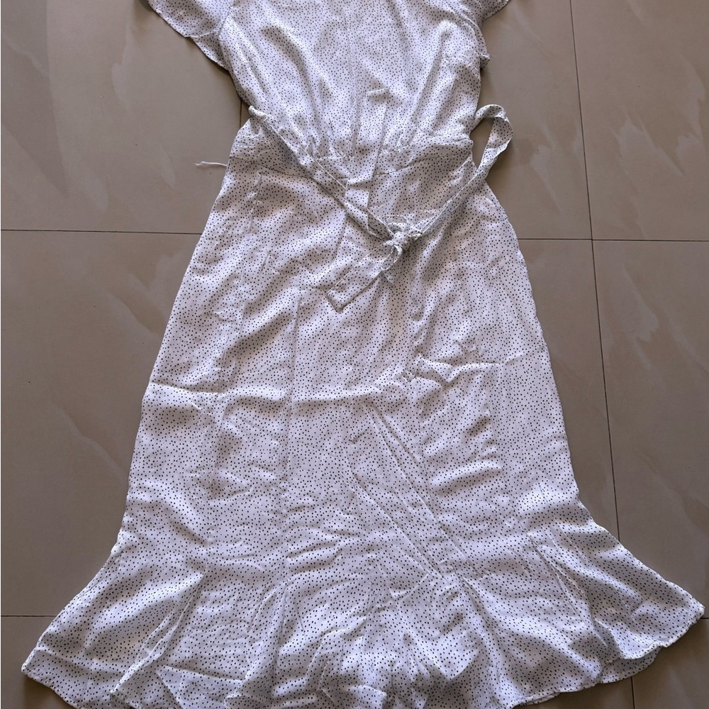 Silver Midi Sundress with Flutter Sleeves and Crew Neck - Picture 13 of 15